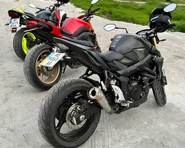 Сузуки GSR 750, объемом двигателя 0 л и пробегом 17 тыс. км за 4000 $, фото 5 на Automoto.ua