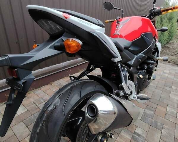 Сузуки GSR 750, объемом двигателя 0.75 л и пробегом 9 тыс. км за 8200 $, фото 12 на Automoto.ua