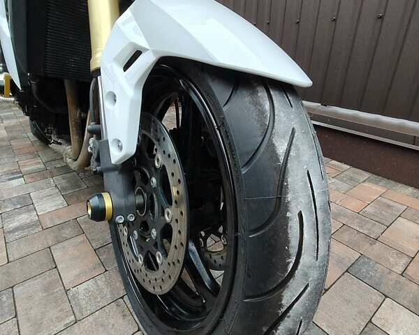 Сузуки GSR 750, объемом двигателя 0.75 л и пробегом 9 тыс. км за 8200 $, фото 6 на Automoto.ua