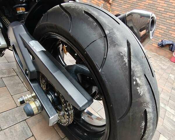 Сузуки GSR 750, объемом двигателя 0.75 л и пробегом 9 тыс. км за 8200 $, фото 10 на Automoto.ua