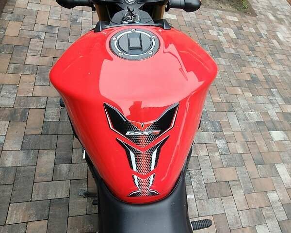 Сузуки GSR 750, объемом двигателя 0.75 л и пробегом 9 тыс. км за 8200 $, фото 15 на Automoto.ua