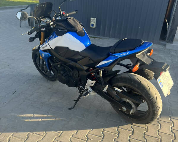 Сузуки GSR 750, объемом двигателя 0.75 л и пробегом 29 тыс. км за 7000 $, фото 14 на Automoto.ua