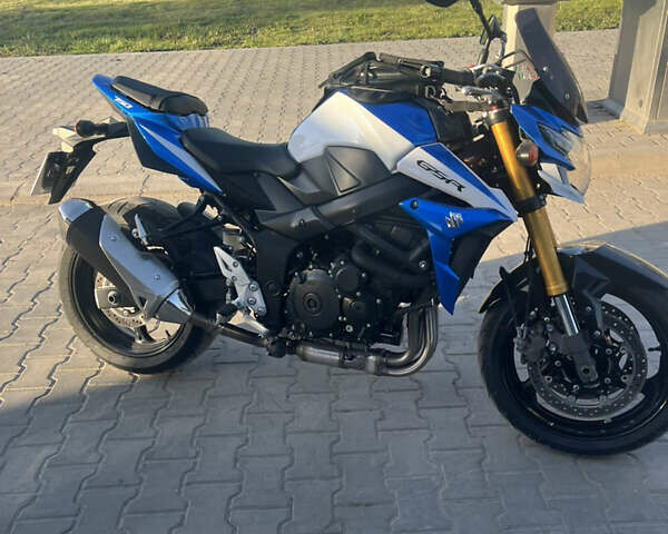 Сузуки GSR 750, объемом двигателя 0.75 л и пробегом 29 тыс. км за 7000 $, фото 8 на Automoto.ua