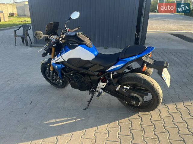 Сузуки GSR 750, объемом двигателя 0.75 л и пробегом 29 тыс. км за 7000 $, фото 3 на Automoto.ua