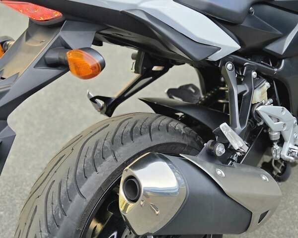 Синий Сузуки GSR 750, объемом двигателя 0 л и пробегом 22 тыс. км за 7300 $, фото 10 на Automoto.ua