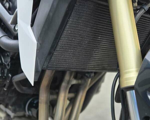 Синий Сузуки GSR 750, объемом двигателя 0 л и пробегом 22 тыс. км за 7300 $, фото 14 на Automoto.ua