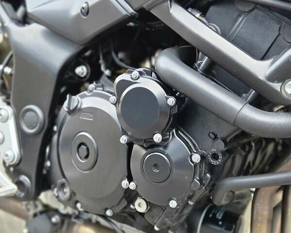 Синий Сузуки GSR 750, объемом двигателя 0 л и пробегом 22 тыс. км за 7300 $, фото 13 на Automoto.ua