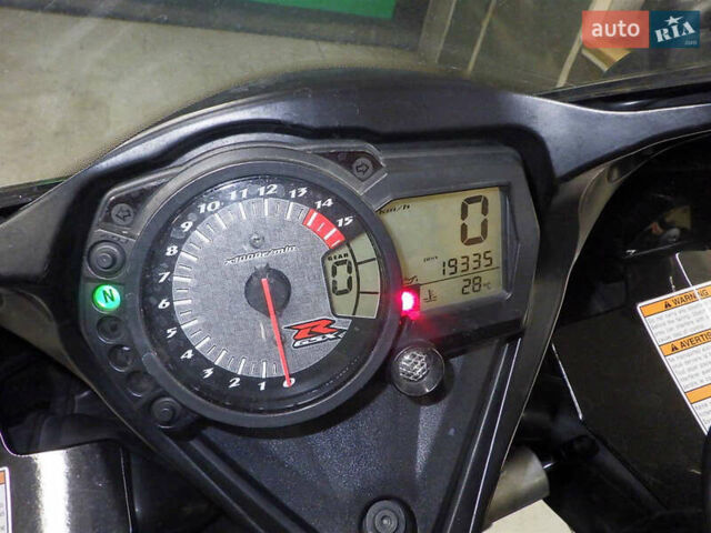 Черный Сузуки GSX-R 1000, объемом двигателя 1 л и пробегом 19 тыс. км за 10500 $, фото 8 на Automoto.ua