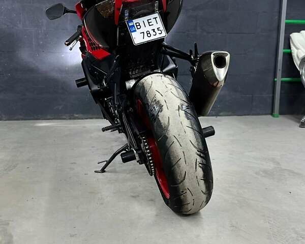 Красный Сузуки GSX-R 1000, объемом двигателя 0 л и пробегом 50 тыс. км за 6800 $, фото 4 на Automoto.ua