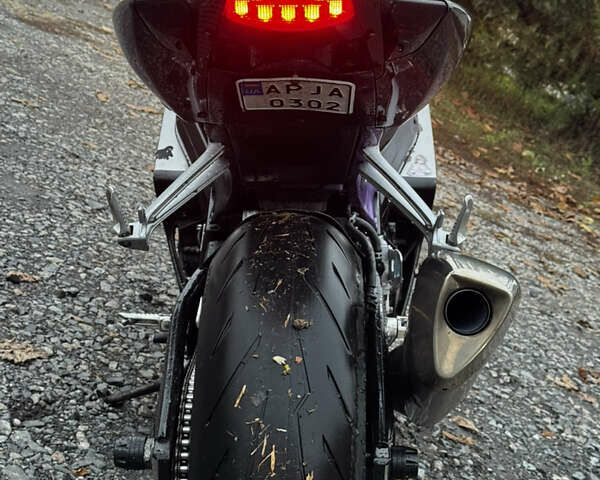 Сузуки GSX-R 1000, объемом двигателя 1 л и пробегом 40 тыс. км за 7500 $, фото 2 на Automoto.ua