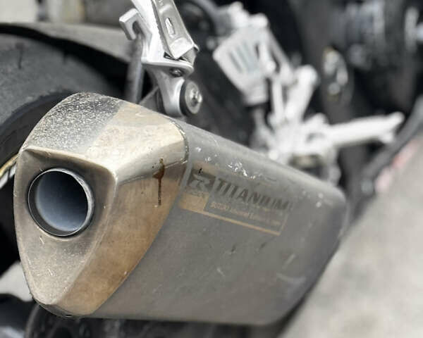 Сузуки GSX-R 1000, объемом двигателя 1 л и пробегом 40 тыс. км за 7500 $, фото 15 на Automoto.ua