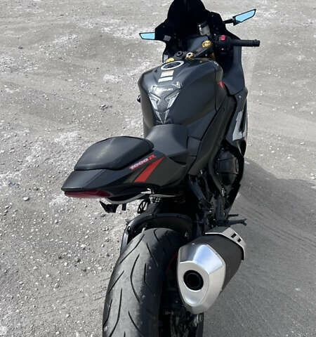 Серый Сузуки GSX-R 1000, объемом двигателя 1 л и пробегом 6 тыс. км за 18500 $, фото 6 на Automoto.ua