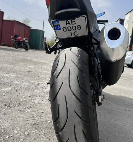 Серый Сузуки GSX-R 1000, объемом двигателя 1 л и пробегом 6 тыс. км за 18500 $, фото 1 на Automoto.ua