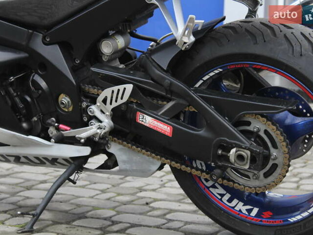 Синий Сузуки GSX-R 1000, объемом двигателя 1 л и пробегом 23 тыс. км за 9200 $, фото 14 на Automoto.ua