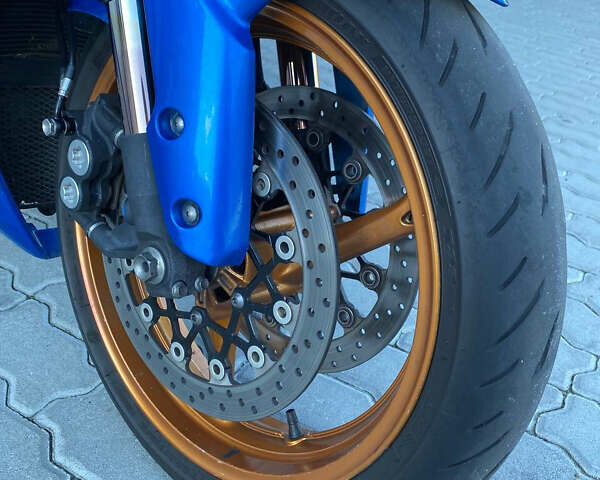 Синий Сузуки GSX-R 1000, объемом двигателя 1 л и пробегом 58 тыс. км за 9500 $, фото 16 на Automoto.ua