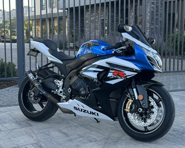 Синій Сузукі GSX-R 1000, об'ємом двигуна 1 л та пробігом 16 тис. км за 13300 $, фото 2 на Automoto.ua