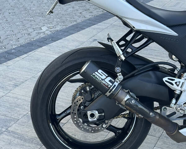 Синій Сузукі GSX-R 1000, об'ємом двигуна 1 л та пробігом 16 тис. км за 13300 $, фото 9 на Automoto.ua