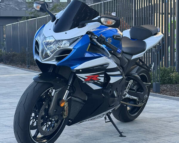 Синій Сузукі GSX-R 1000, об'ємом двигуна 1 л та пробігом 16 тис. км за 13300 $, фото 12 на Automoto.ua