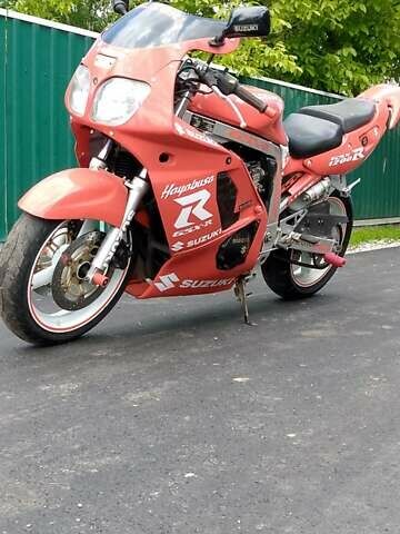 Красный Сузуки GSX-R 1100, объемом двигателя 1.1 л и пробегом 31 тыс. км за 2500 $, фото 3 на Automoto.ua