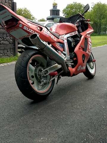 Красный Сузуки GSX-R 1100, объемом двигателя 1.1 л и пробегом 31 тыс. км за 2500 $, фото 2 на Automoto.ua