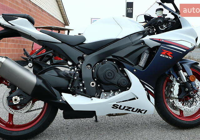 Белый Сузуки GSX-R 600, объемом двигателя 0.6 л и пробегом 1 тыс. км за 14000 $, фото 1 на Automoto.ua