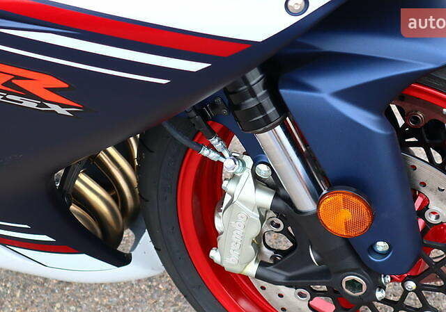 Белый Сузуки GSX-R 600, объемом двигателя 0.6 л и пробегом 1 тыс. км за 14000 $, фото 4 на Automoto.ua