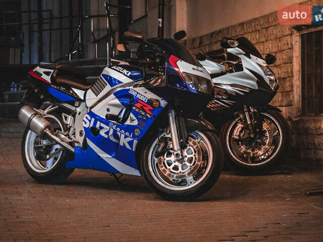 Белый Сузуки GSX-R 600, объемом двигателя 0.6 л и пробегом 55 тыс. км за 3478 $, фото 4 на Automoto.ua