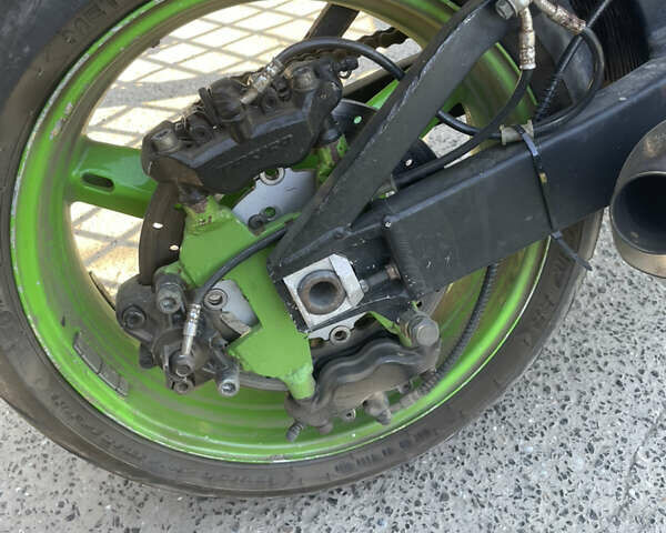 Белый Сузуки GSX-R 600, объемом двигателя 0.6 л и пробегом 51 тыс. км за 2350 $, фото 7 на Automoto.ua