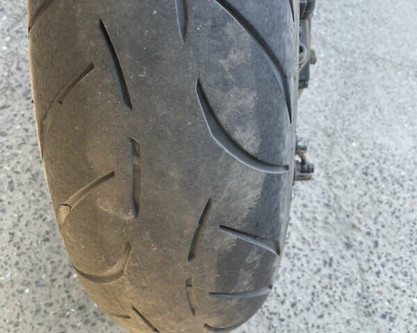 Белый Сузуки GSX-R 600, объемом двигателя 0.6 л и пробегом 51 тыс. км за 2350 $, фото 8 на Automoto.ua