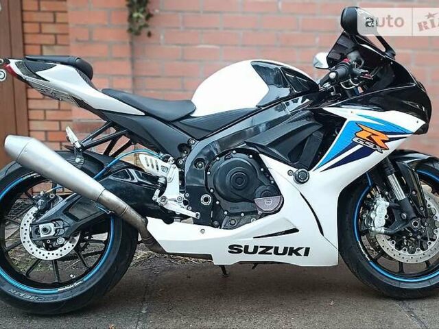 Белый Сузуки GSX-R 600, объемом двигателя 0.6 л и пробегом 26 тыс. км за 7600 $, фото 1 на Automoto.ua