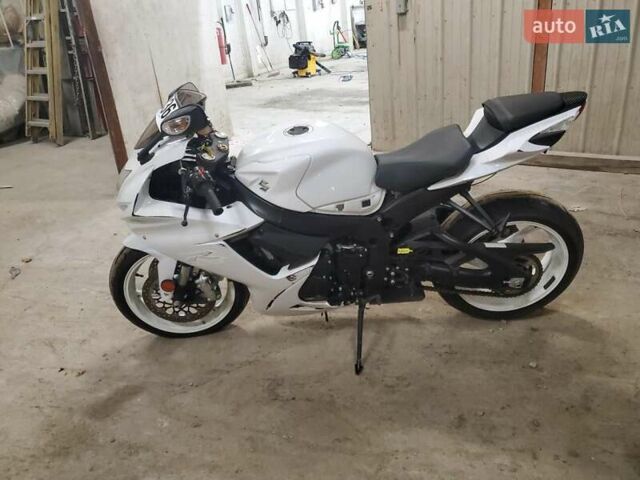 Белый Сузуки GSX-R 600, объемом двигателя 0 л и пробегом 27 тыс. км за 1500 $, фото 1 на Automoto.ua