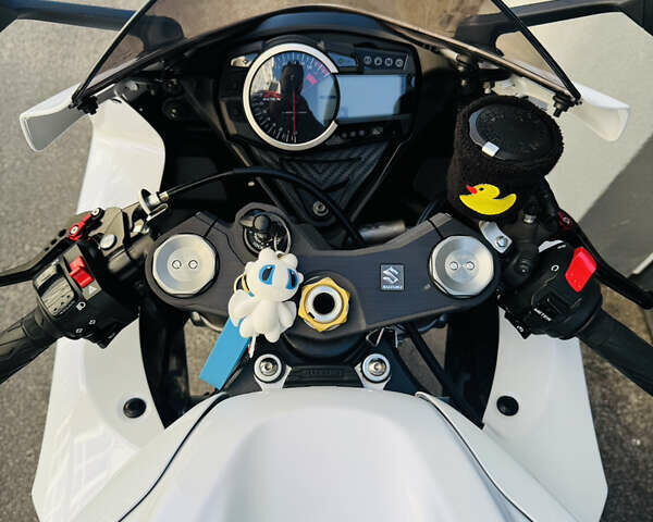 Белый Сузуки GSX-R 600, объемом двигателя 0 л и пробегом 14 тыс. км за 10500 $, фото 6 на Automoto.ua