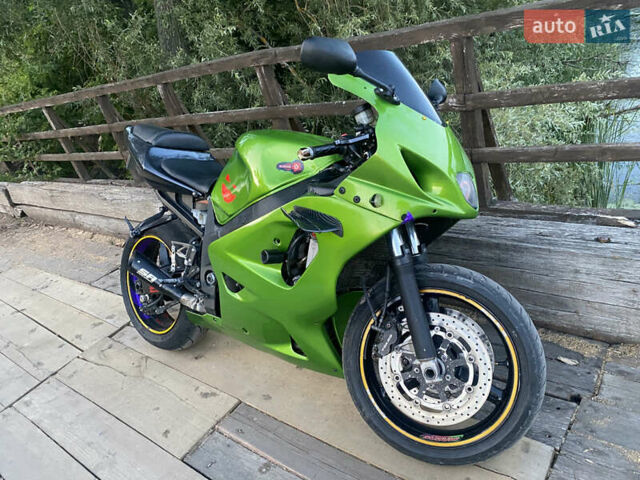 Черный Сузуки GSX-R 600, объемом двигателя 0.6 л и пробегом 36 тыс. км за 4500 $, фото 5 на Automoto.ua