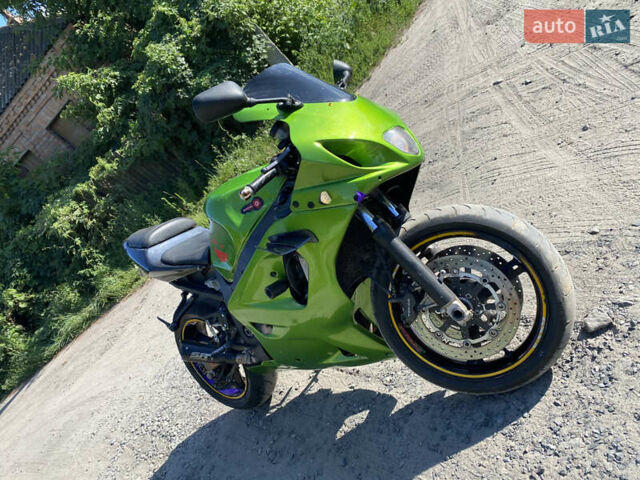 Черный Сузуки GSX-R 600, объемом двигателя 0.6 л и пробегом 36 тыс. км за 4500 $, фото 11 на Automoto.ua