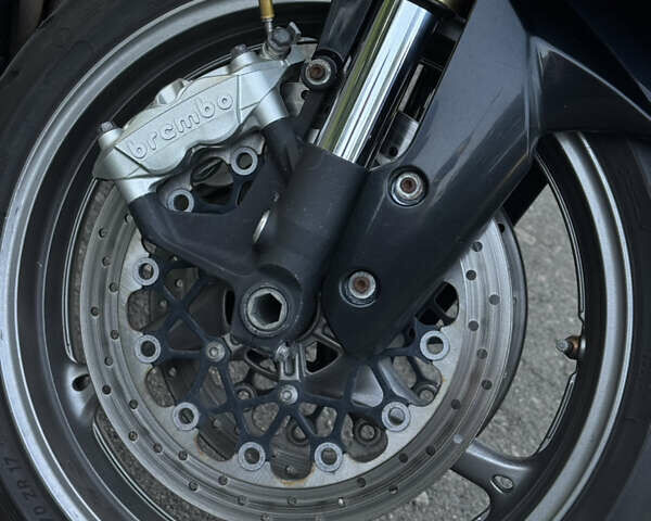 Черный Сузуки GSX-R 600, объемом двигателя 0.6 л и пробегом 24 тыс. км за 7500 $, фото 14 на Automoto.ua