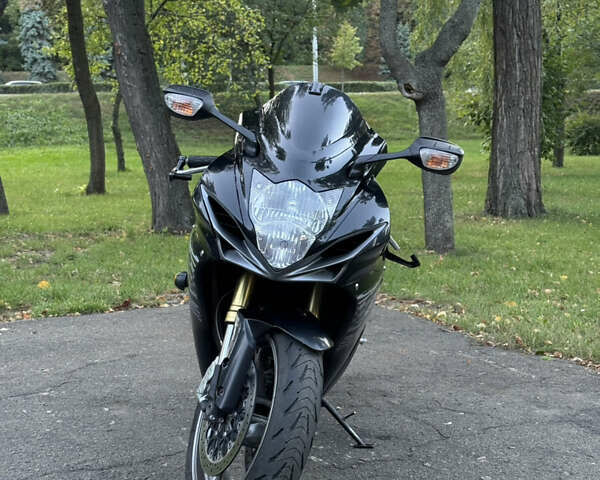 Черный Сузуки GSX-R 600, объемом двигателя 0.6 л и пробегом 24 тыс. км за 7500 $, фото 1 на Automoto.ua