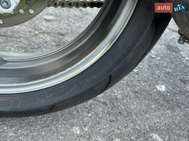 Черный Сузуки GSX-R 600, объемом двигателя 0.6 л и пробегом 24 тыс. км за 7500 $, фото 18 на Automoto.ua