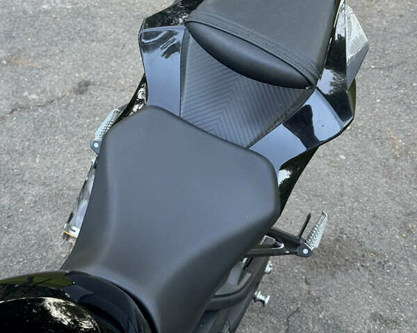 Черный Сузуки GSX-R 600, объемом двигателя 0.6 л и пробегом 24 тыс. км за 7500 $, фото 9 на Automoto.ua