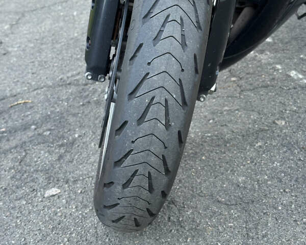 Черный Сузуки GSX-R 600, объемом двигателя 0.6 л и пробегом 24 тыс. км за 7500 $, фото 17 на Automoto.ua