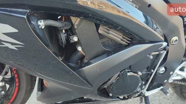 Черный Сузуки GSX-R 600, объемом двигателя 0.6 л и пробегом 19 тыс. км за 9700 $, фото 46 на Automoto.ua