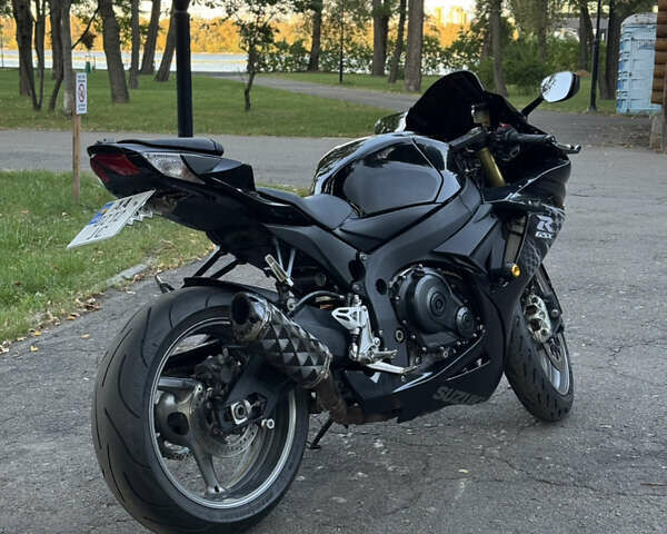 Черный Сузуки GSX-R 600, объемом двигателя 0.6 л и пробегом 24 тыс. км за 7500 $, фото 5 на Automoto.ua