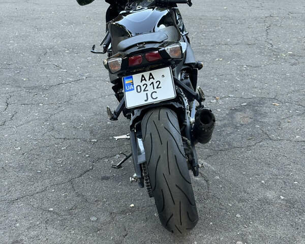 Черный Сузуки GSX-R 600, объемом двигателя 0.6 л и пробегом 24 тыс. км за 7500 $, фото 4 на Automoto.ua