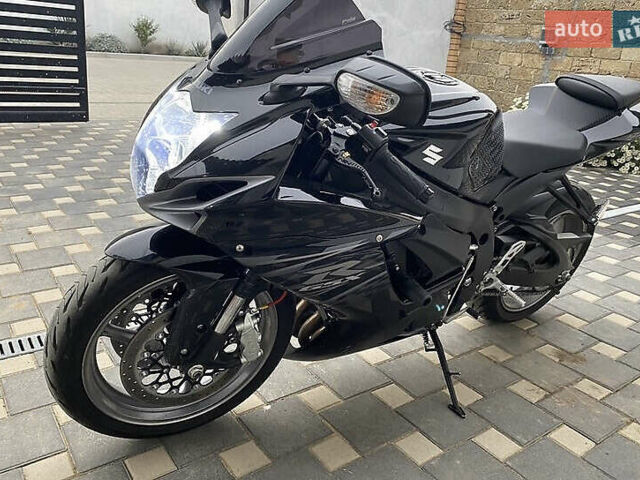Черный Сузуки GSX-R 600, объемом двигателя 0.6 л и пробегом 18 тыс. км за 10100 $, фото 1 на Automoto.ua