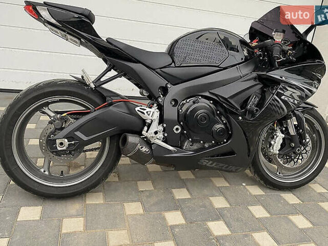 Черный Сузуки GSX-R 600, объемом двигателя 0.6 л и пробегом 18 тыс. км за 10100 $, фото 2 на Automoto.ua