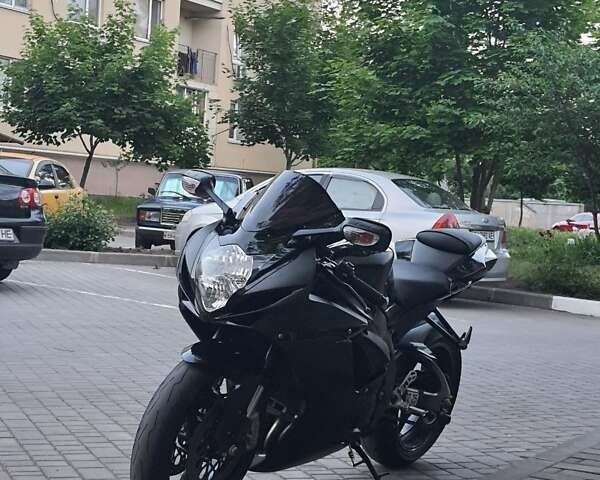 Черный Сузуки GSX-R 600, объемом двигателя 0.6 л и пробегом 24 тыс. км за 10500 $, фото 1 на Automoto.ua