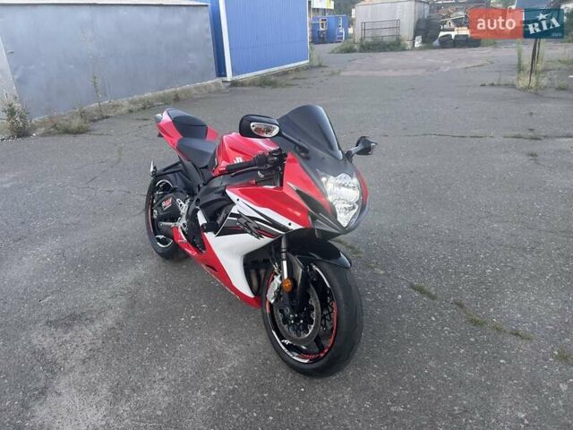 Красный Сузуки GSX-R 600, объемом двигателя 0.6 л и пробегом 33 тыс. км за 10200 $, фото 6 на Automoto.ua