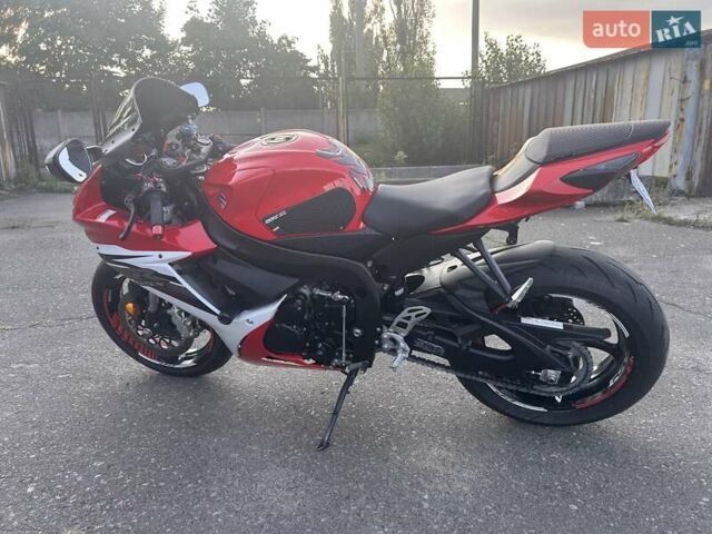 Красный Сузуки GSX-R 600, объемом двигателя 0.6 л и пробегом 33 тыс. км за 10200 $, фото 8 на Automoto.ua