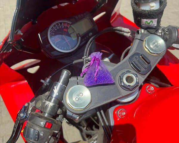 Красный Сузуки GSX-R 600, объемом двигателя 0.6 л и пробегом 14 тыс. км за 4000 $, фото 4 на Automoto.ua