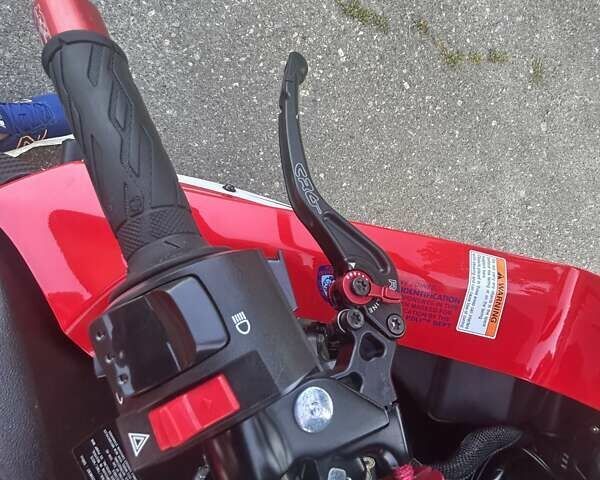 Красный Сузуки GSX-R 600, объемом двигателя 0.6 л и пробегом 33 тыс. км за 10200 $, фото 32 на Automoto.ua