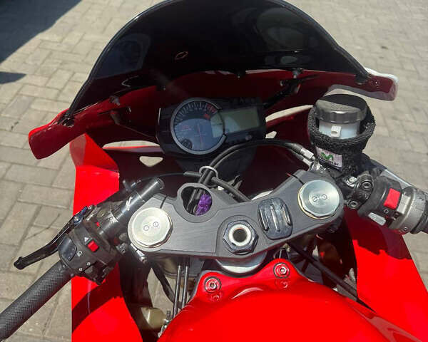 Красный Сузуки GSX-R 600, объемом двигателя 0.6 л и пробегом 14 тыс. км за 4000 $, фото 5 на Automoto.ua